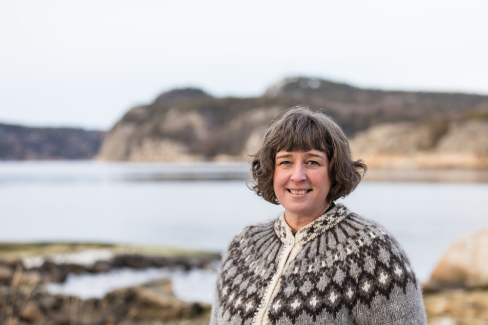 Porträttbild Agneta vid Gullmarsfjorden